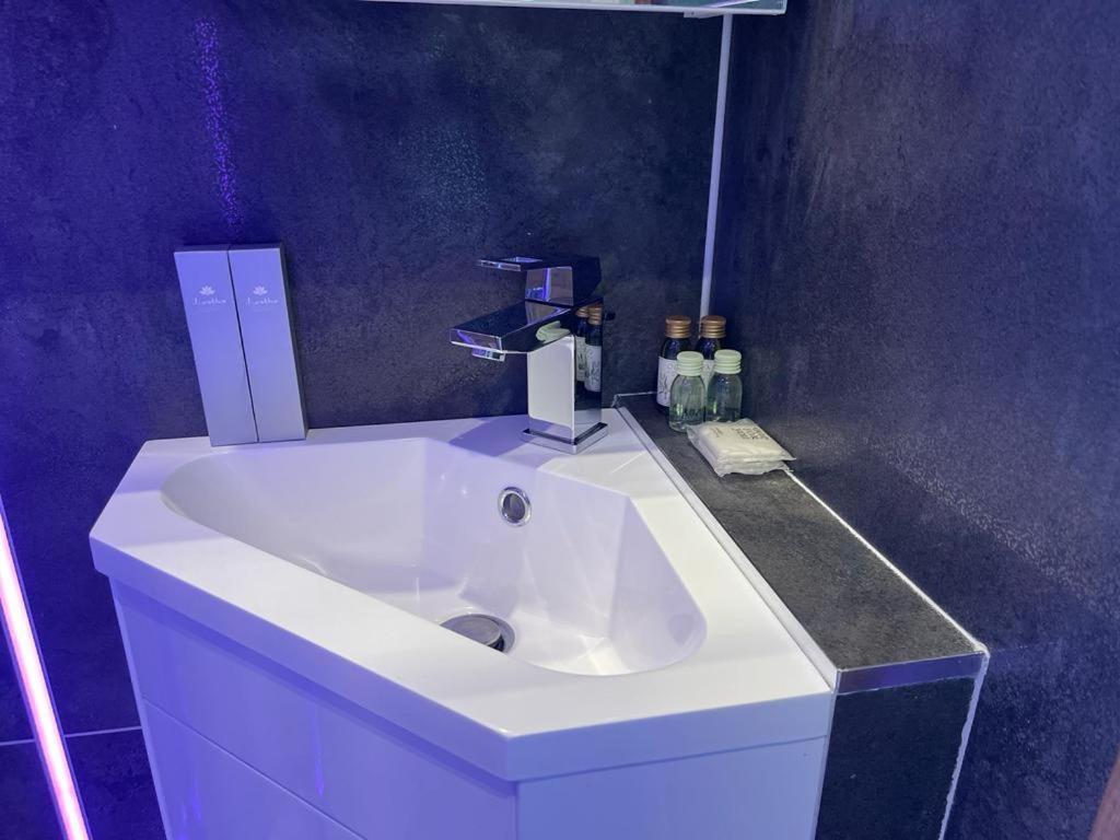 #4 Tgha Luxury One Bedroom Apartment In 阿斯隆 外观 照片